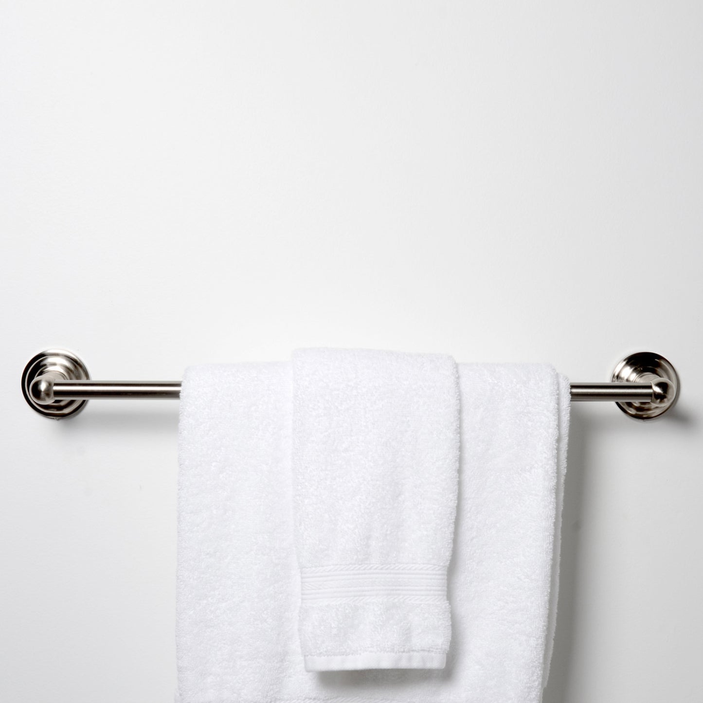 South Main Hardware Traditional Towel Bar - 18-Inch
